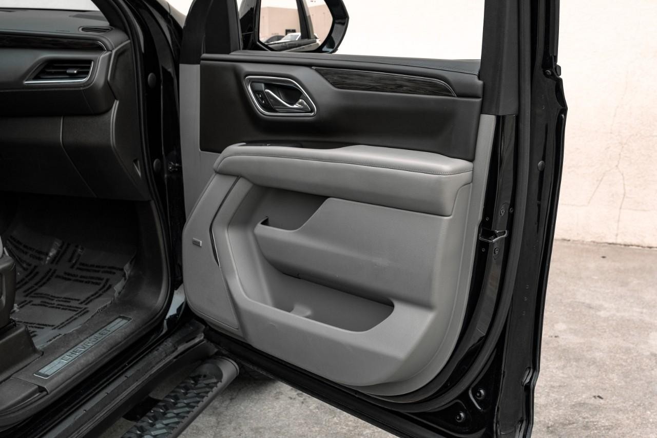 Chevrolet Suburban Vehicle Main Gallery Image 41