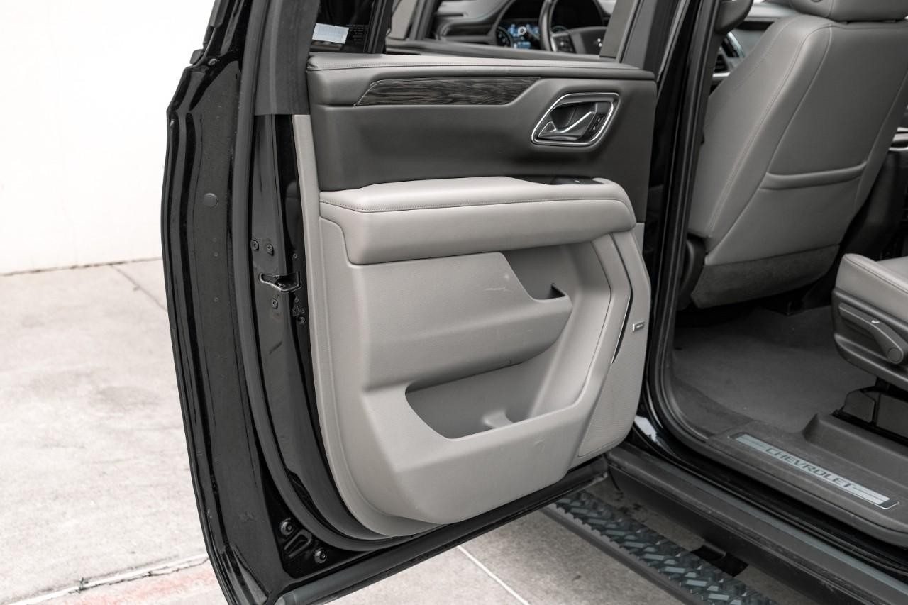 Chevrolet Suburban Vehicle Main Gallery Image 42