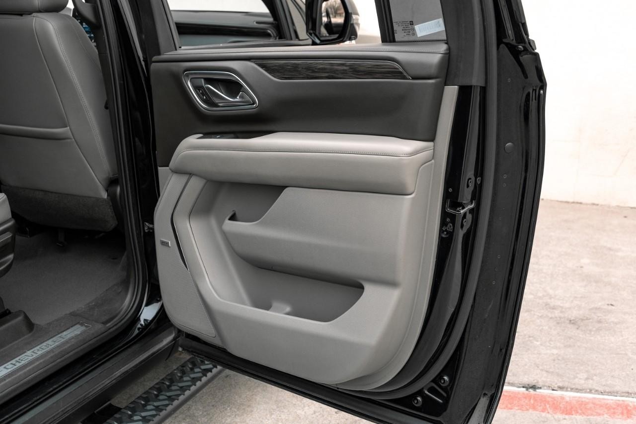 Chevrolet Suburban Vehicle Main Gallery Image 43