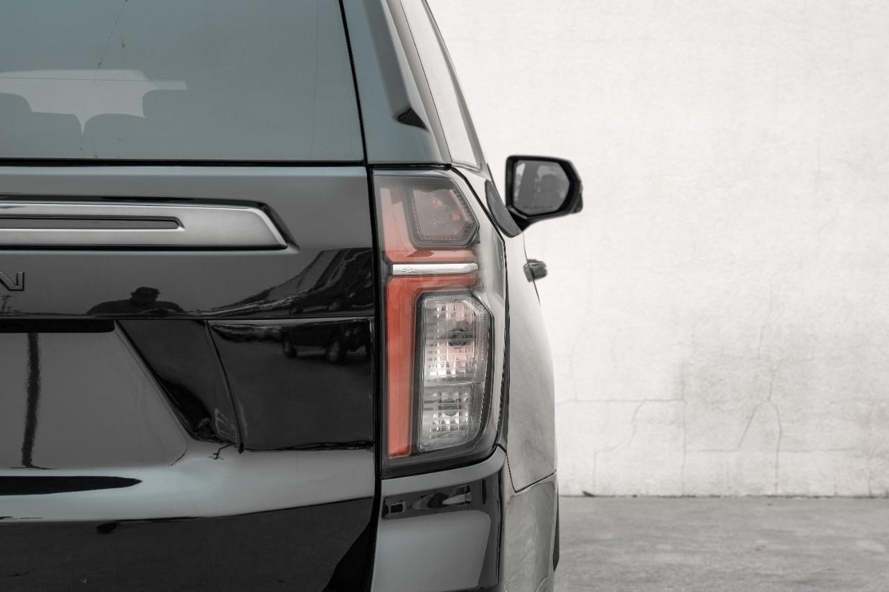 Chevrolet Suburban Vehicle Main Gallery Image 45