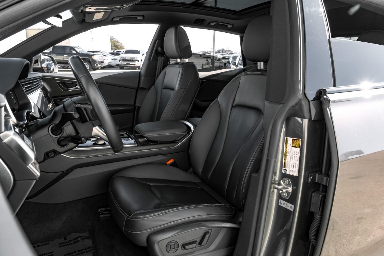 Audi Q8 Vehicle Main Gallery Image 04