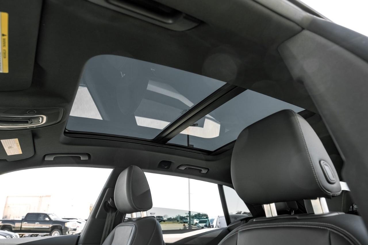 Audi Q8 Vehicle Main Gallery Image 05