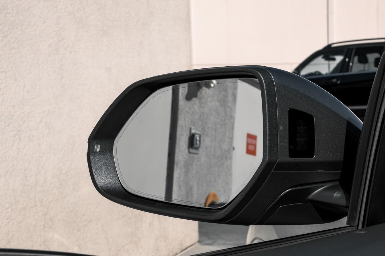 Audi Q8 Vehicle Main Gallery Image 36