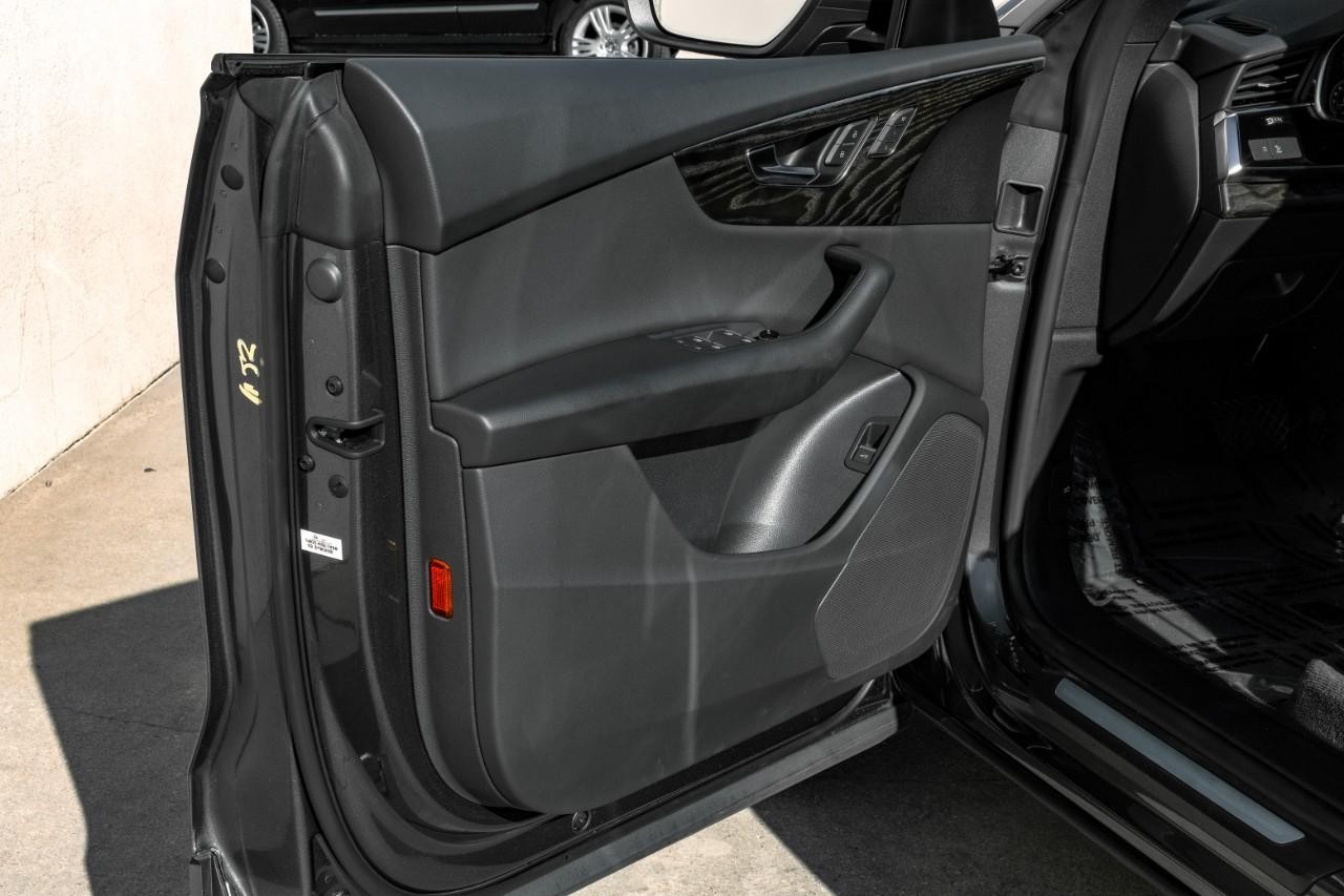 Audi Q8 Vehicle Main Gallery Image 38
