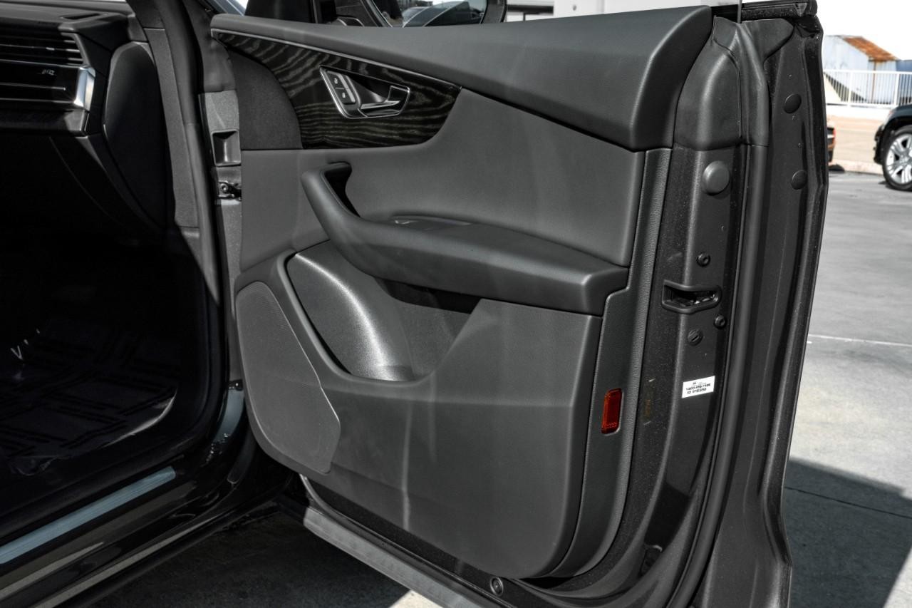 Audi Q8 Vehicle Main Gallery Image 42