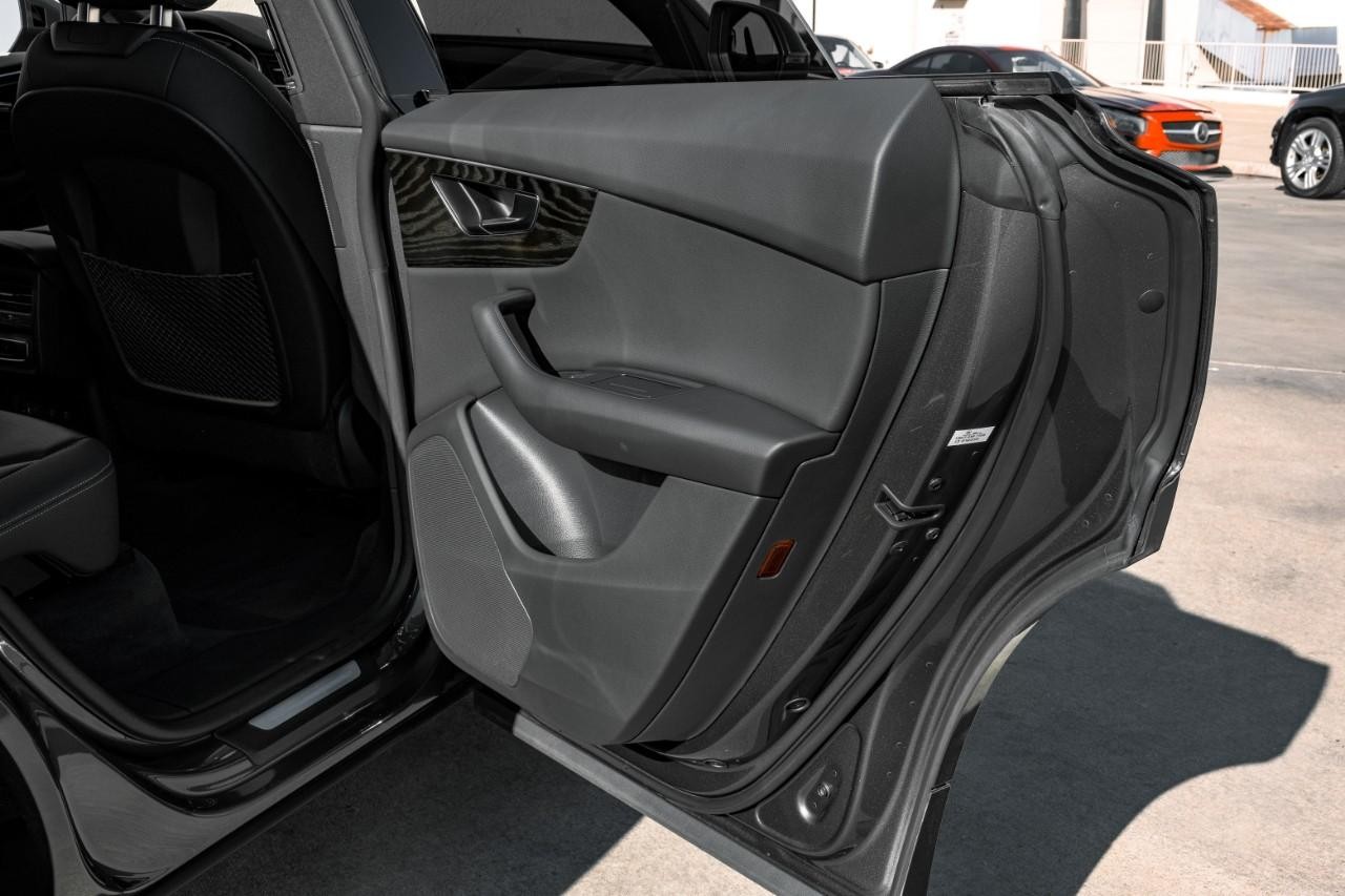 Audi Q8 Vehicle Main Gallery Image 44