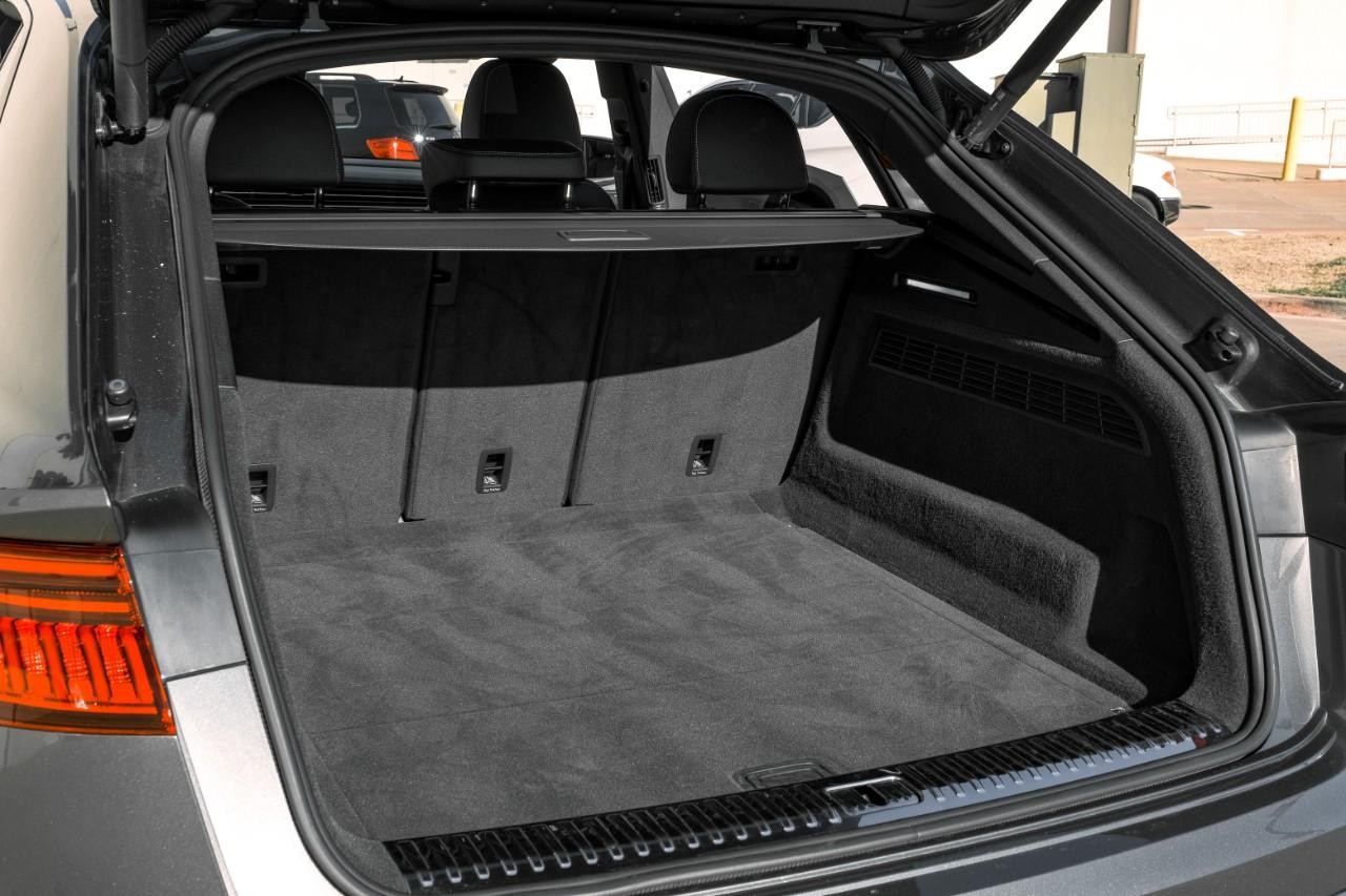 Audi Q8 Vehicle Main Gallery Image 48