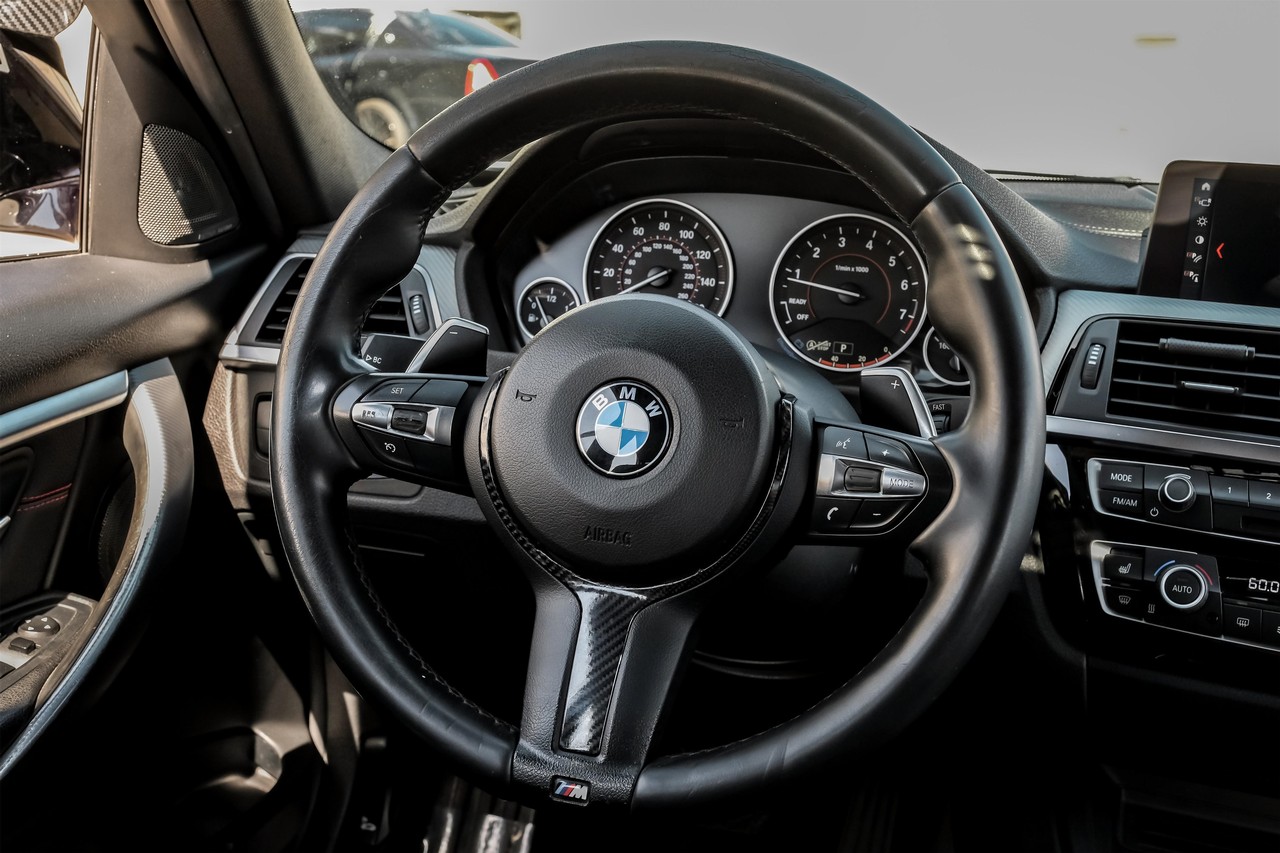 BMW 3 Series Vehicle Main Gallery Image 20