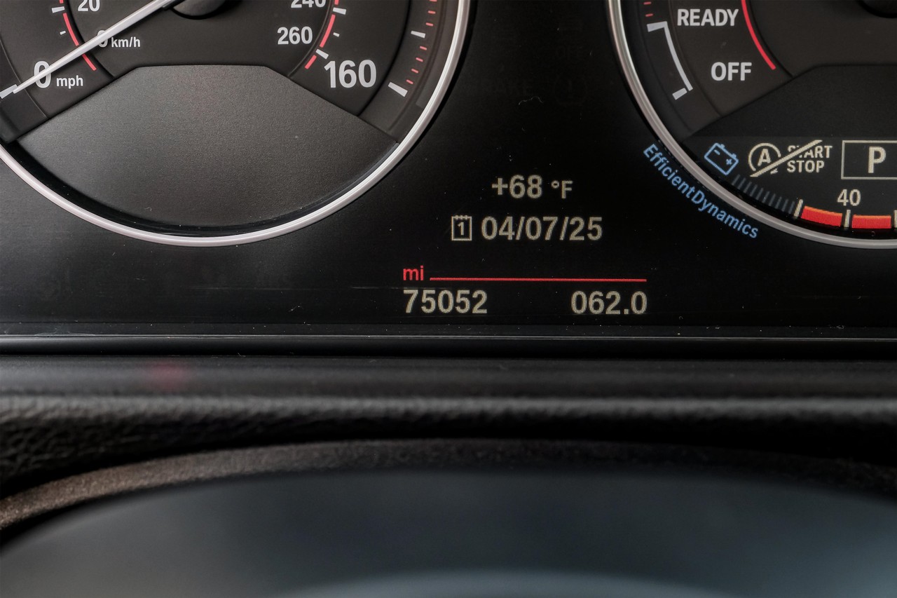 BMW 3 Series Vehicle Main Gallery Image 24
