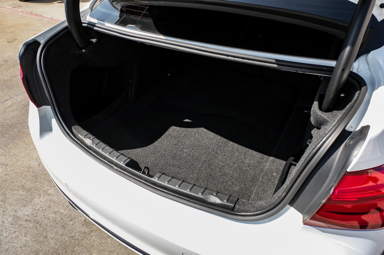 BMW 3 Series Vehicle Main Gallery Image 54