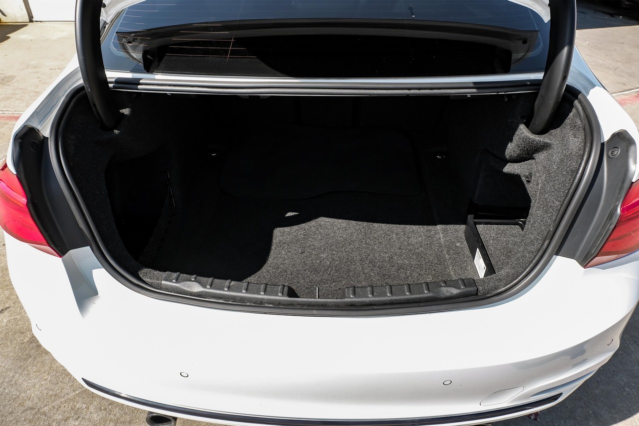 BMW 3 Series Vehicle Main Gallery Image 55