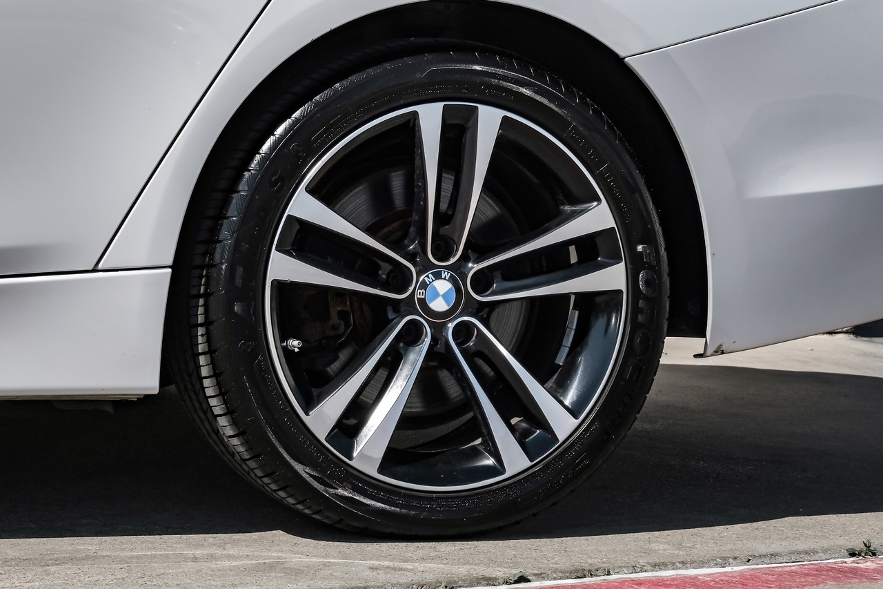 BMW 3 Series Vehicle Main Gallery Image 60