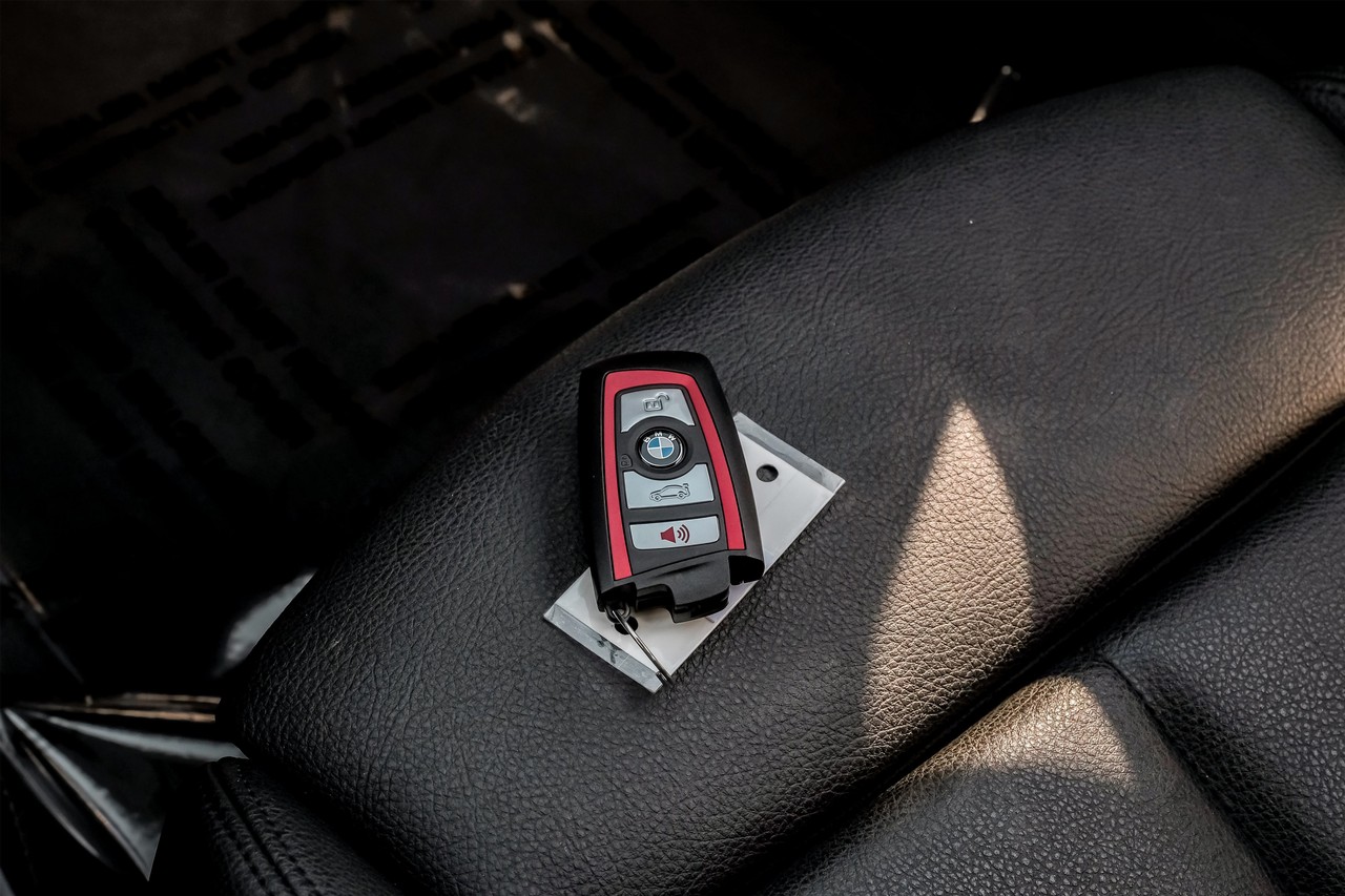 BMW 3 Series Vehicle Main Gallery Image 61