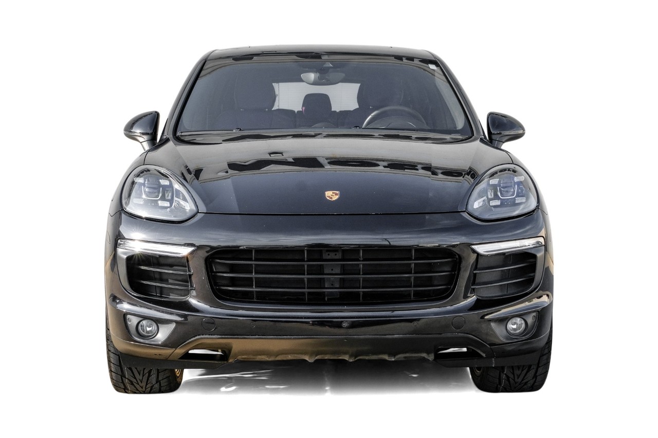 Porsche Cayenne Vehicle Main Gallery Image 06