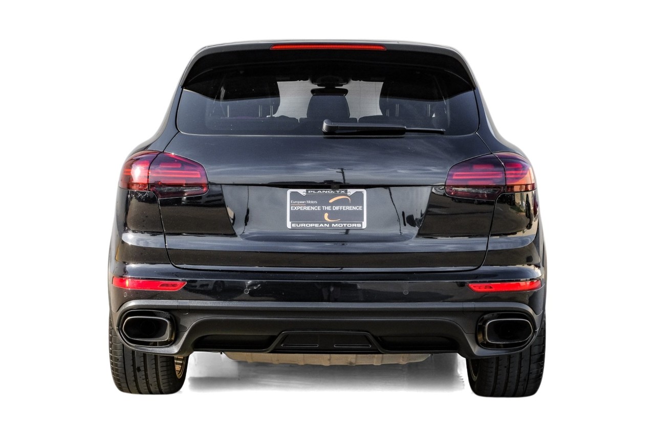 Porsche Cayenne Vehicle Main Gallery Image 09