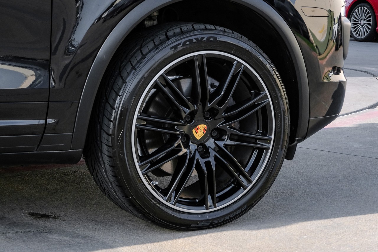 Porsche Cayenne Vehicle Main Gallery Image 62