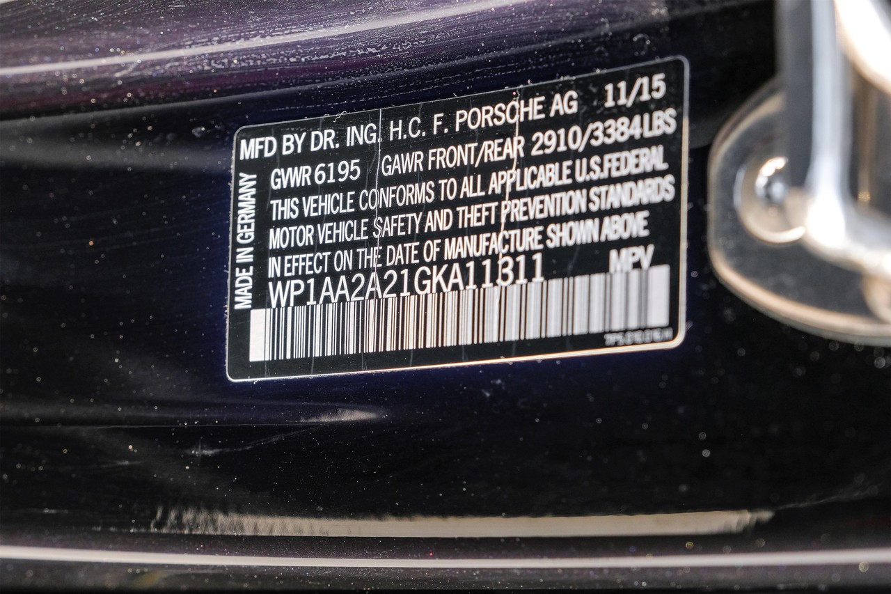 Porsche Cayenne Vehicle Main Gallery Image 65