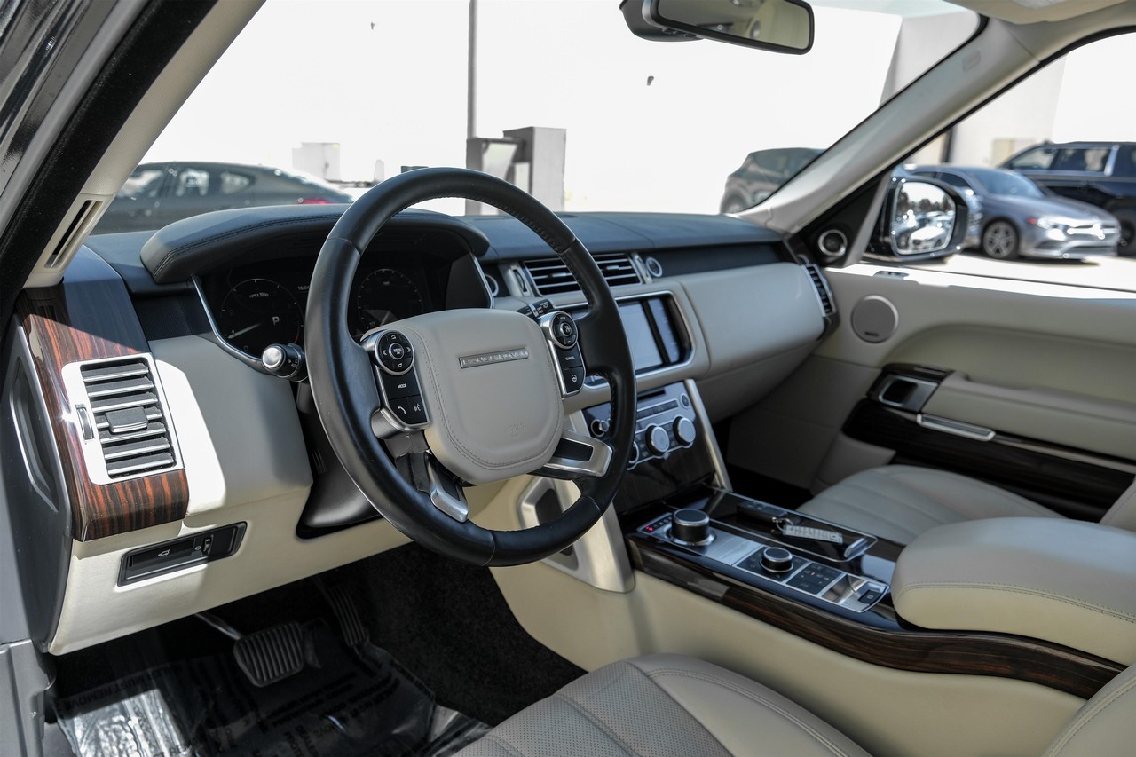 Land Rover Range Rover Vehicle Main Gallery Image 03