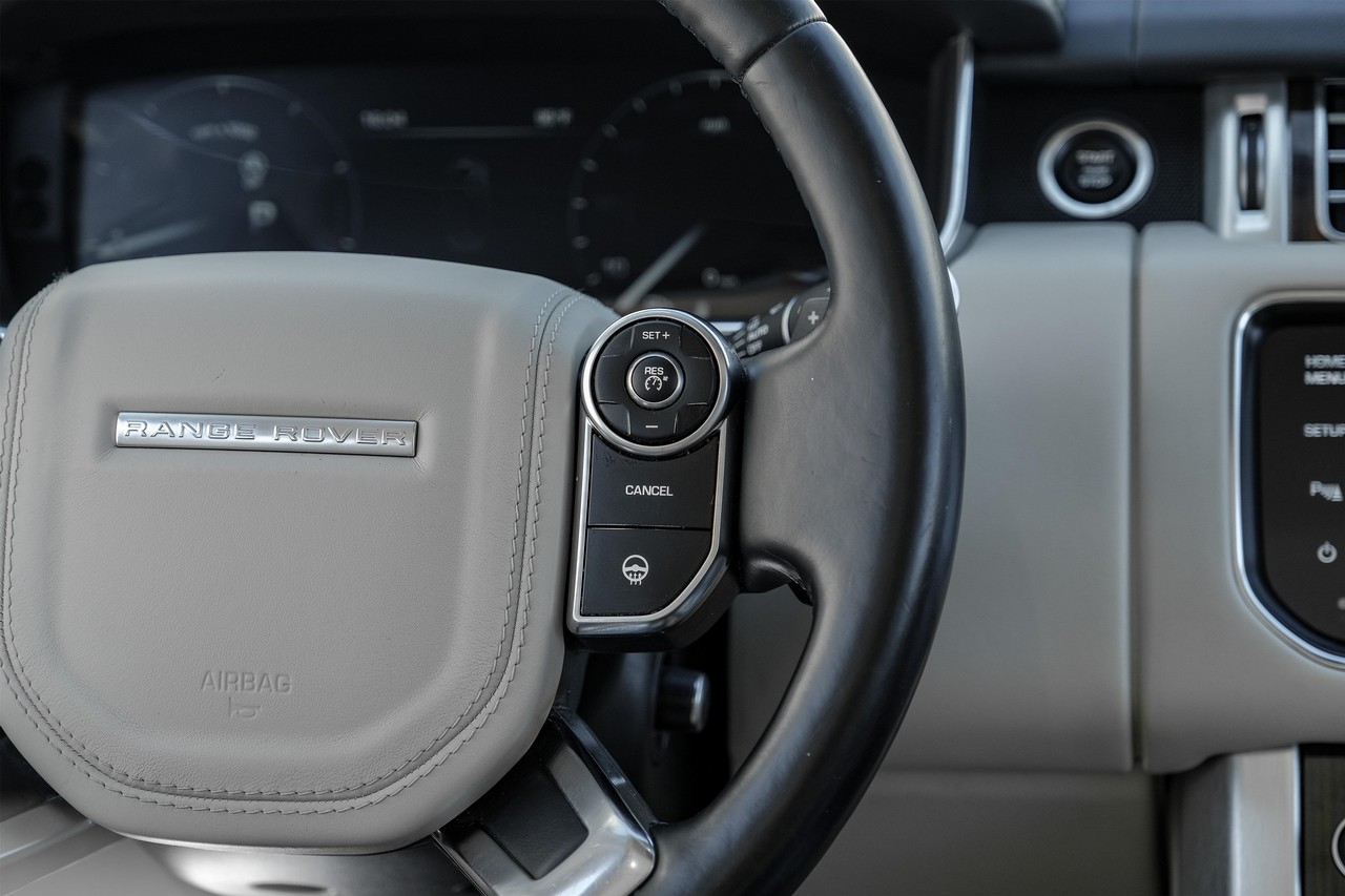 Land Rover Range Rover Vehicle Main Gallery Image 17