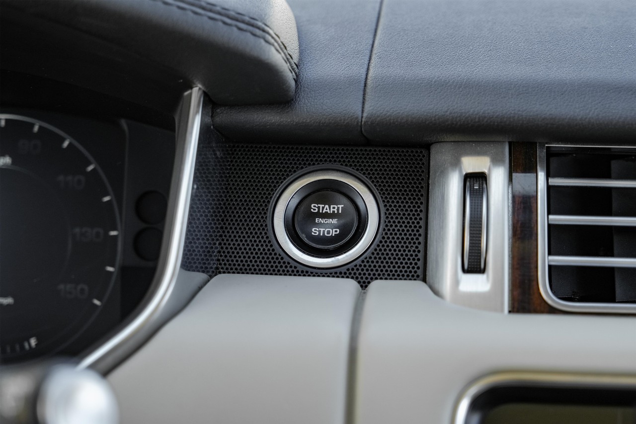 Land Rover Range Rover Vehicle Main Gallery Image 20