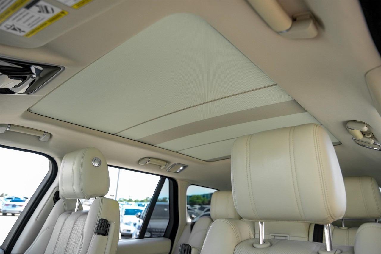 Land Rover Range Rover Vehicle Main Gallery Image 29