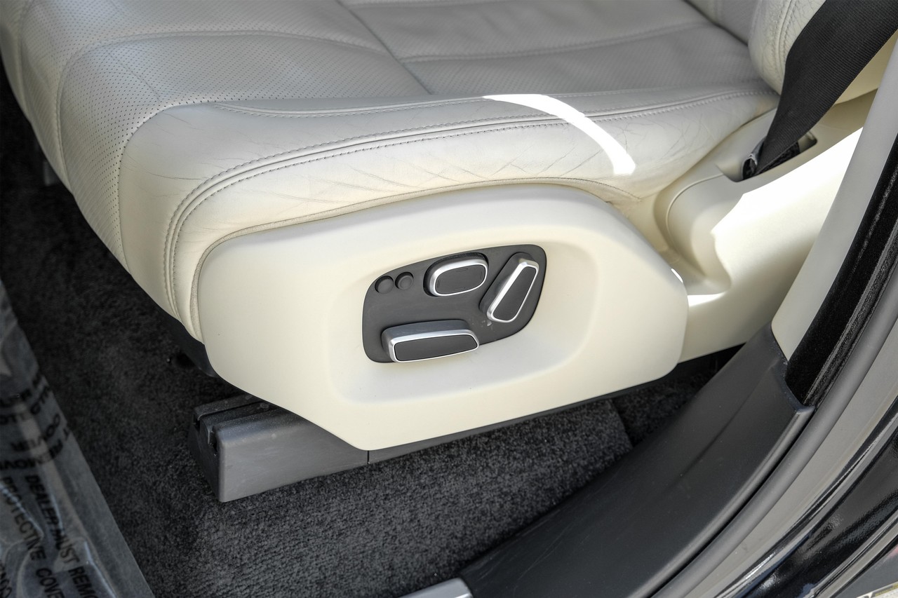 Land Rover Range Rover Vehicle Main Gallery Image 30