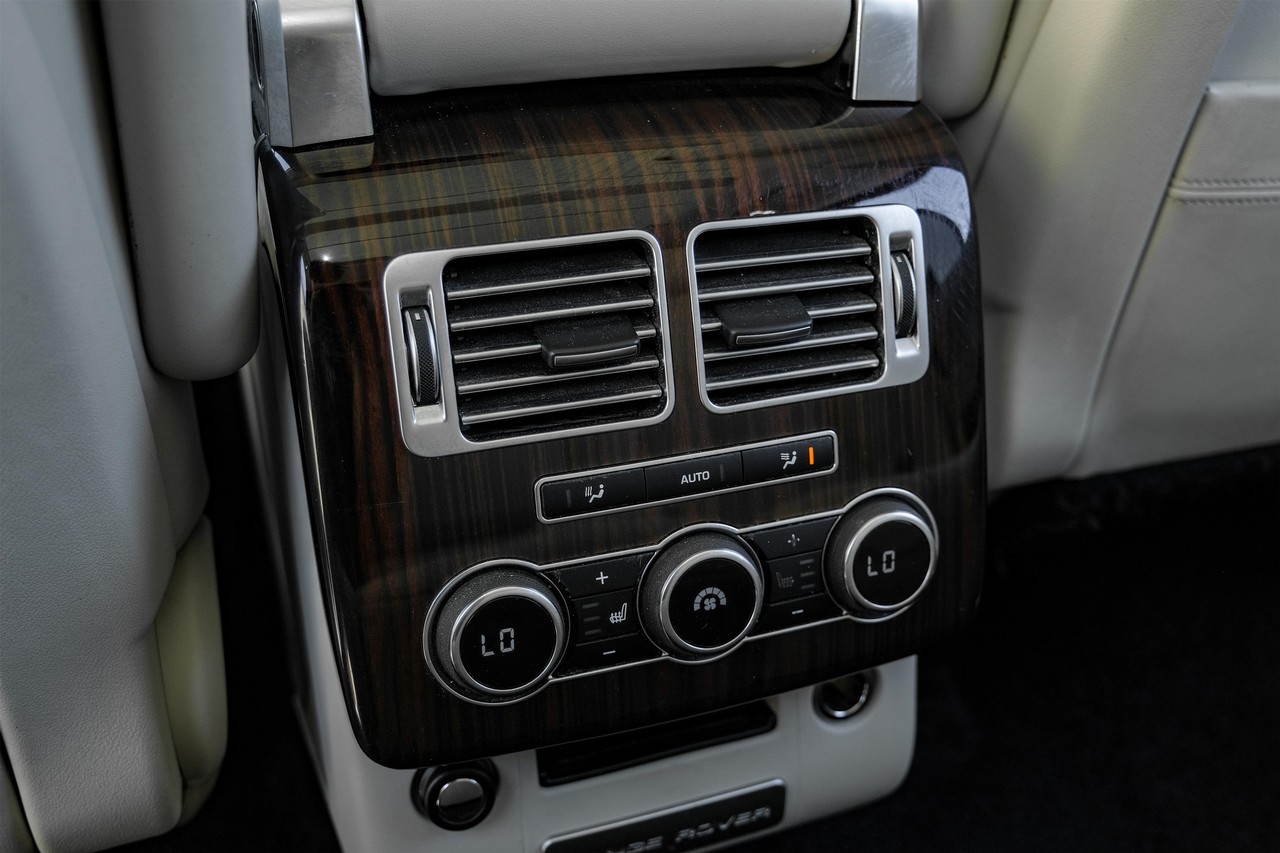 Land Rover Range Rover Vehicle Main Gallery Image 34