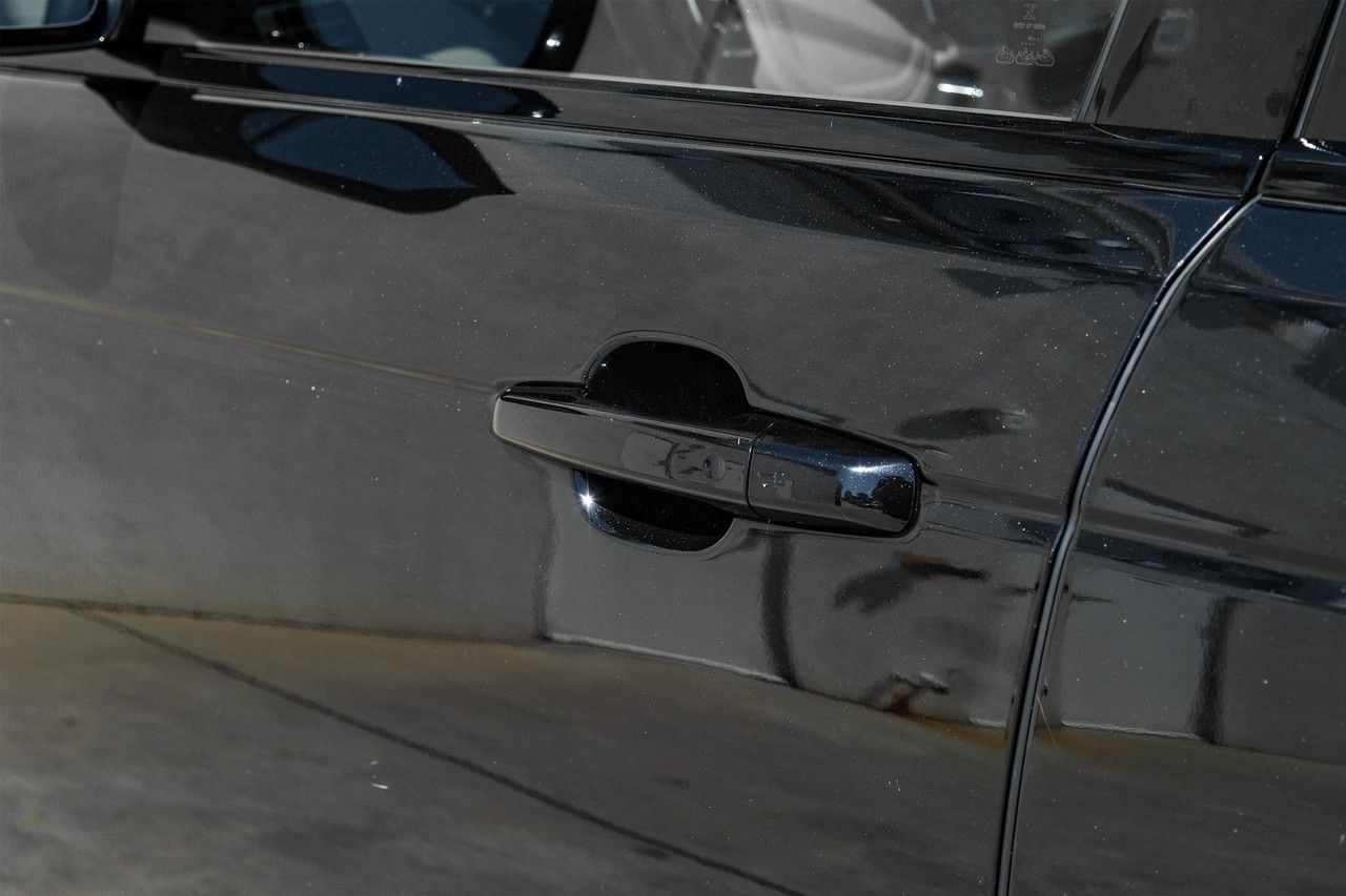 Land Rover Range Rover Vehicle Main Gallery Image 37