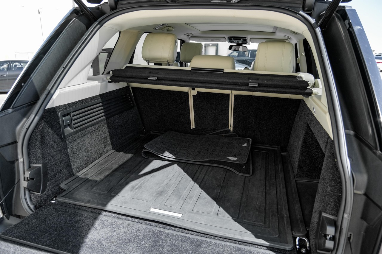 Land Rover Range Rover Vehicle Main Gallery Image 46