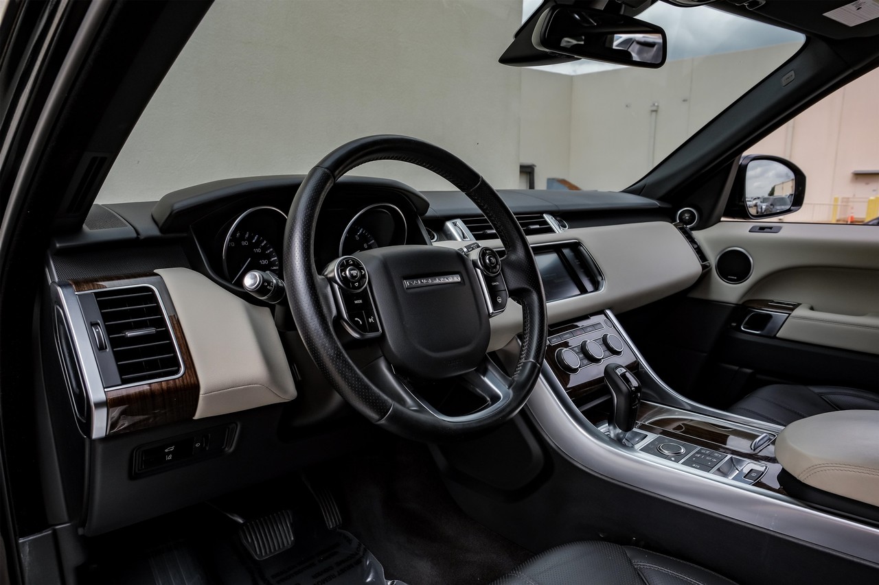 Land Rover Range Rover Sport Vehicle Main Gallery Image 03