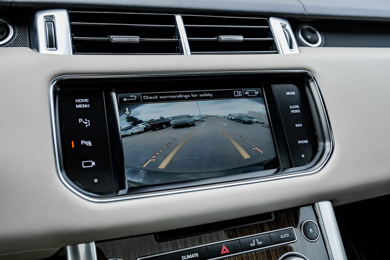 Land Rover Range Rover Sport Vehicle Main Gallery Image 23