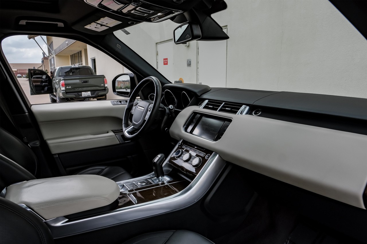 Land Rover Range Rover Sport Vehicle Main Gallery Image 24