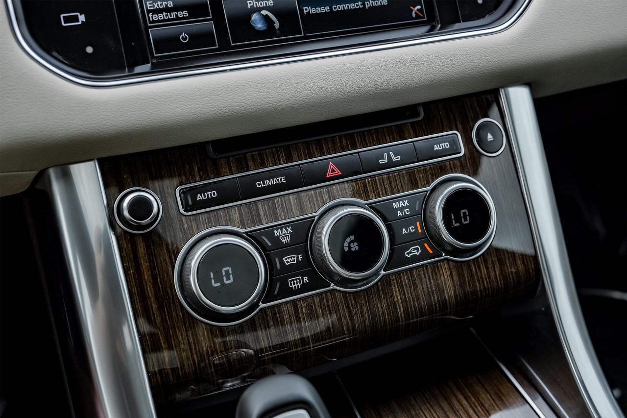 Land Rover Range Rover Sport Vehicle Main Gallery Image 26