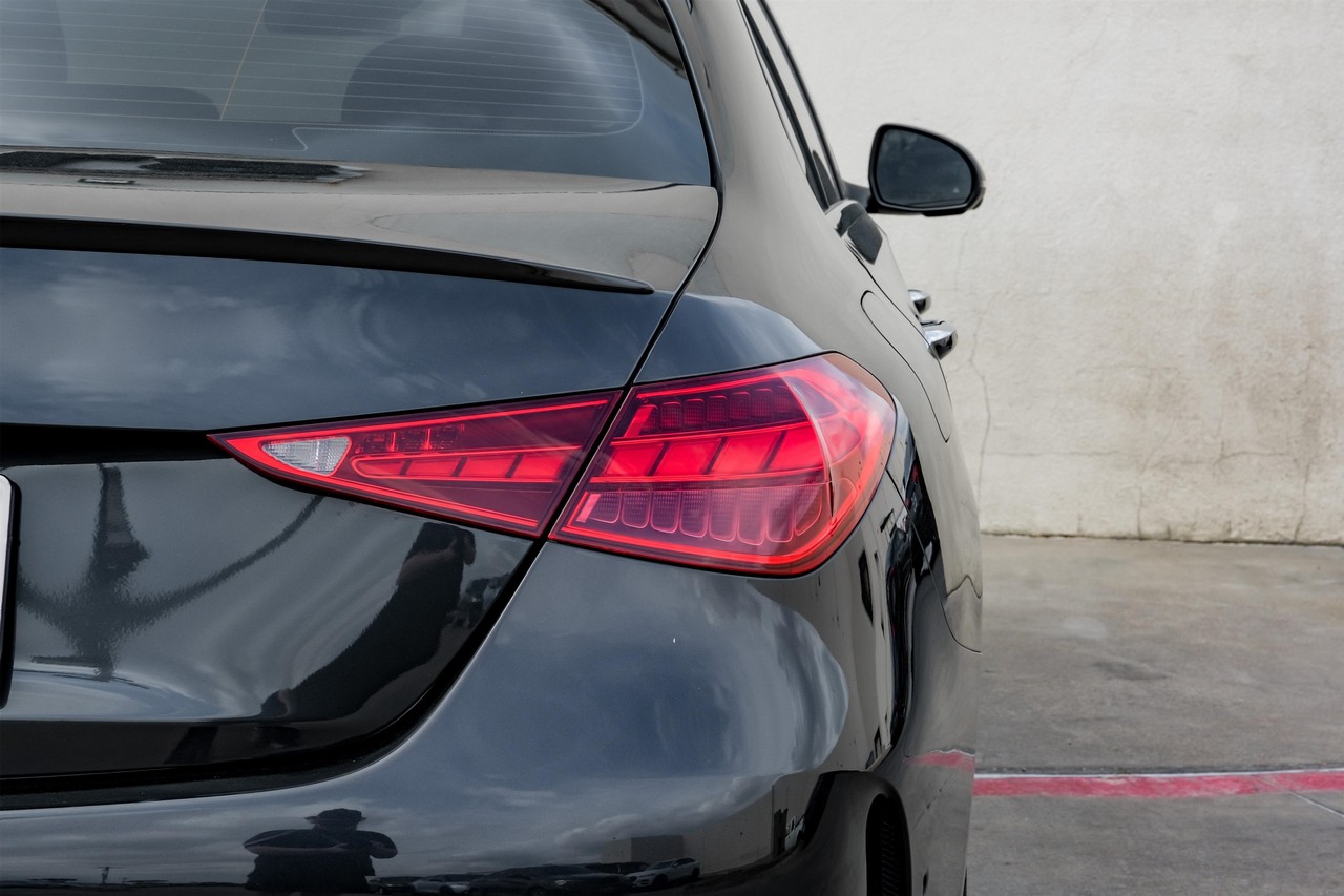 Mercedes-Benz C-Class Vehicle Main Gallery Image 42