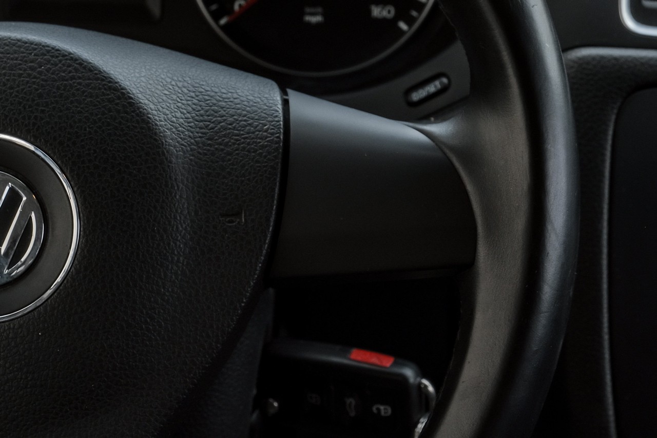 Volkswagen Jetta Sedan Vehicle Main Gallery Image 17