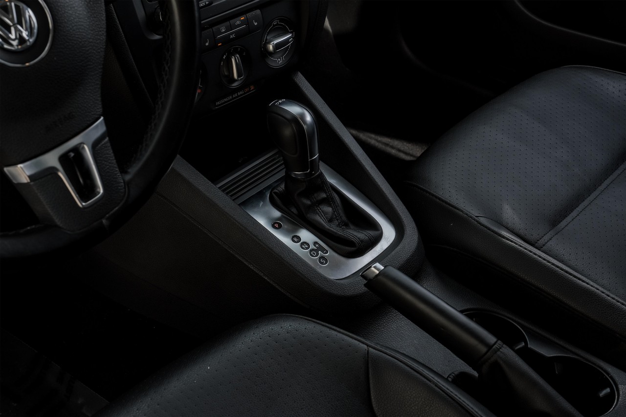 Volkswagen Jetta Sedan Vehicle Main Gallery Image 22
