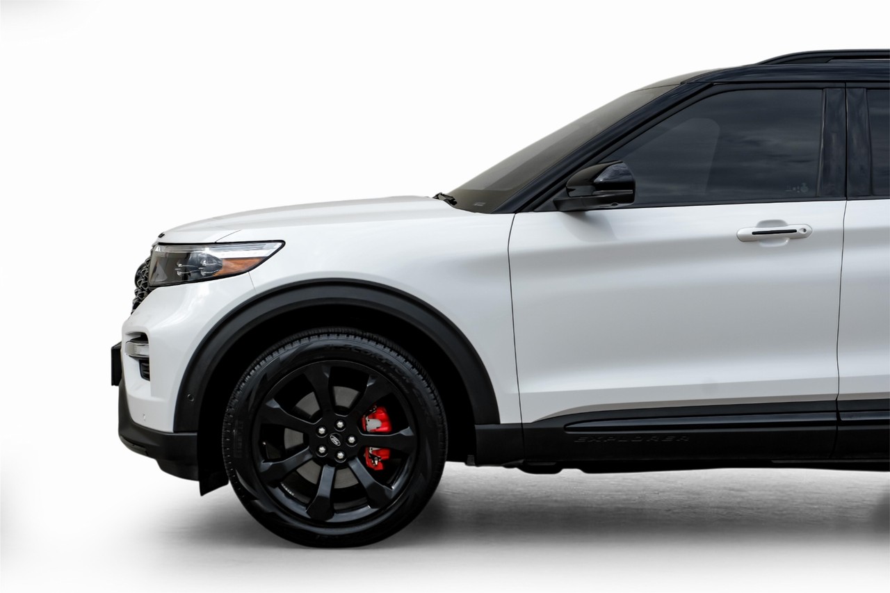 Ford Explorer Vehicle Main Gallery Image 13