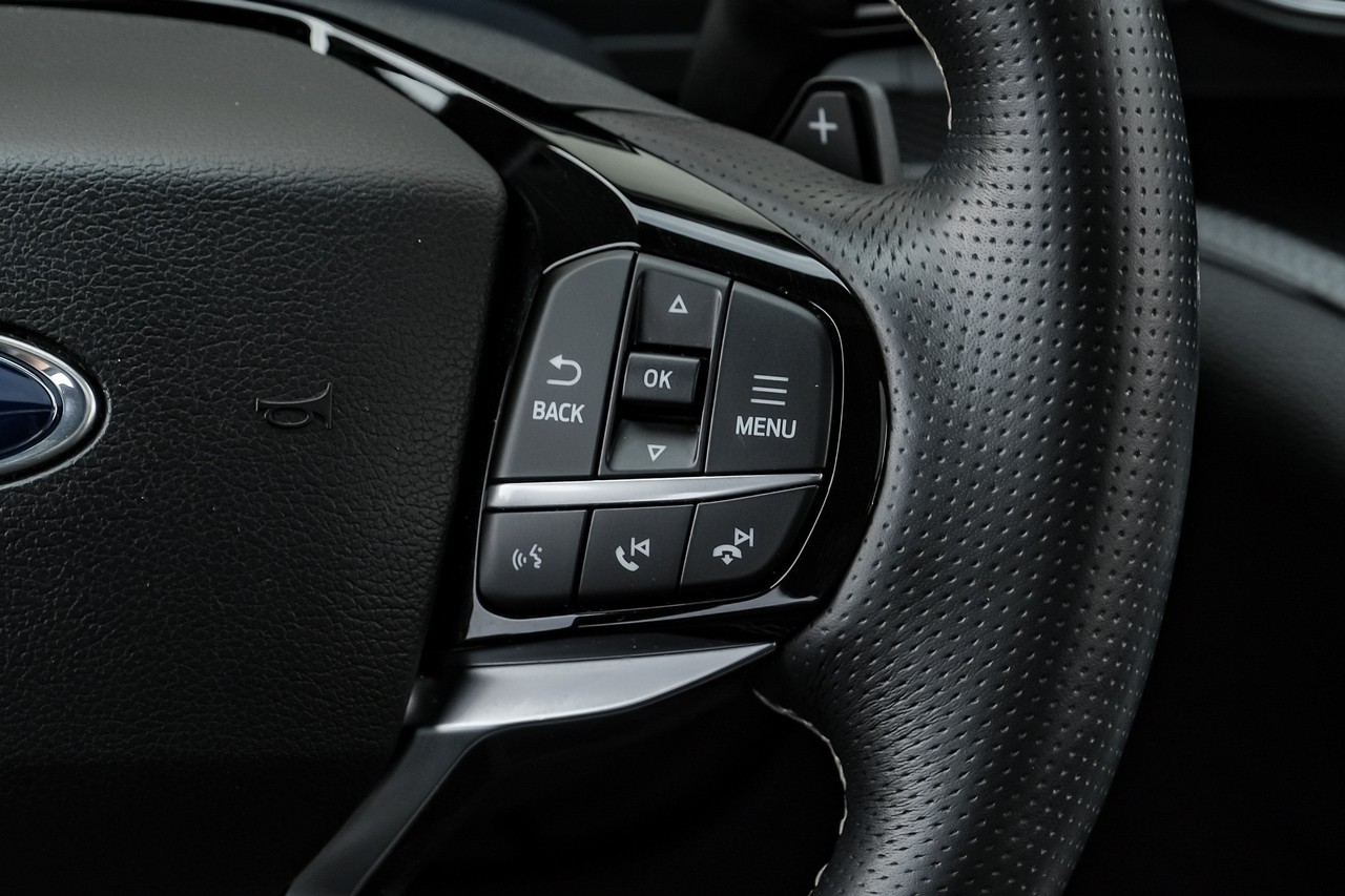 Ford Explorer Vehicle Main Gallery Image 19