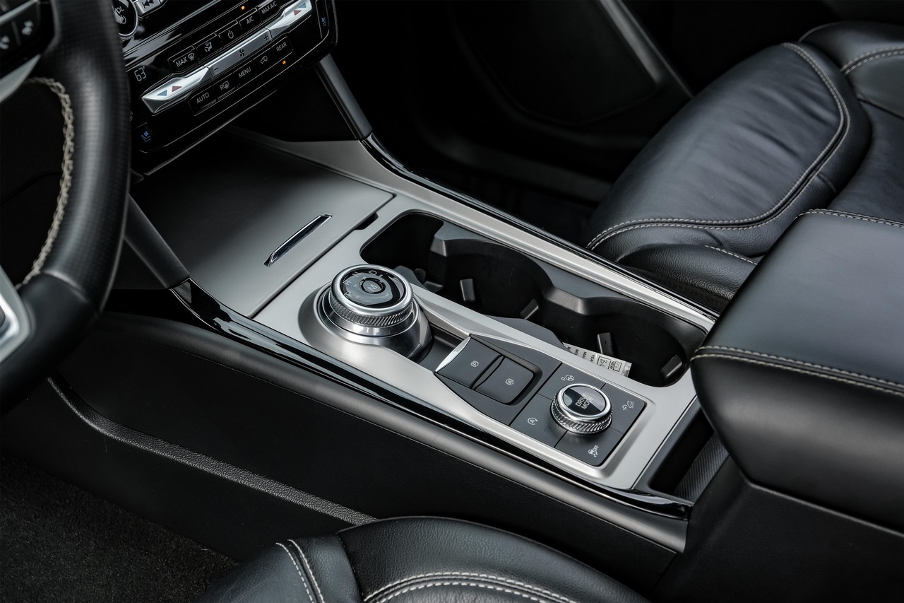 Ford Explorer Vehicle Main Gallery Image 27