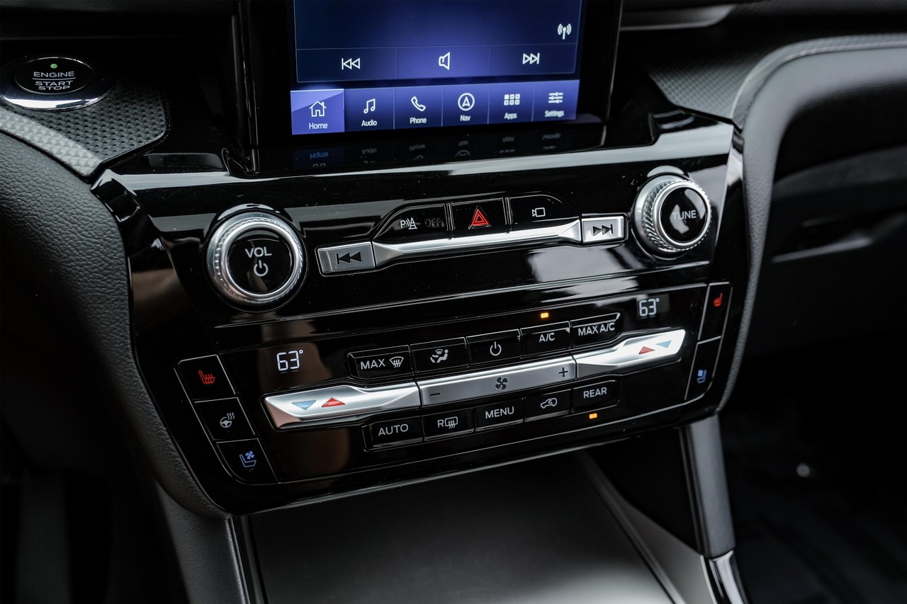 Ford Explorer Vehicle Main Gallery Image 28