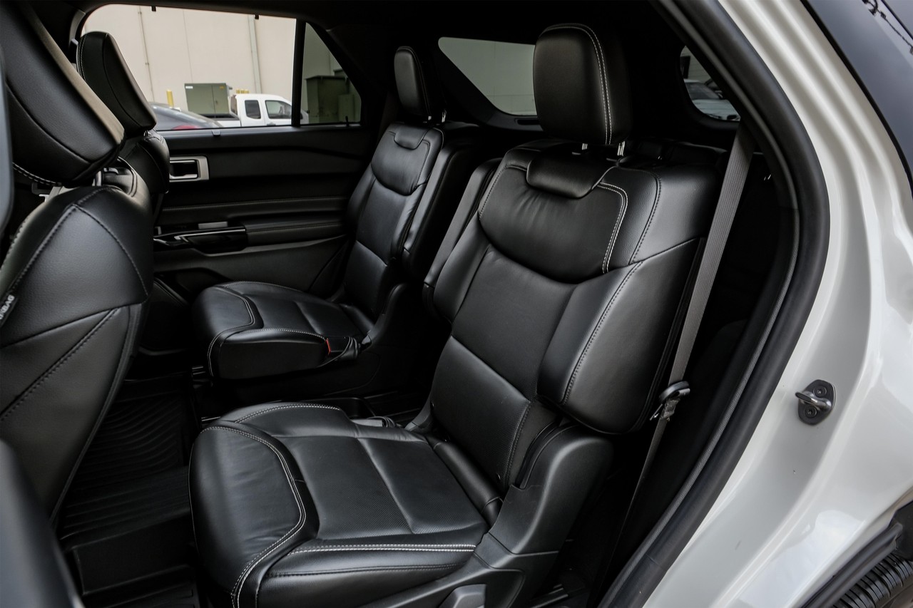Ford Explorer Vehicle Main Gallery Image 36