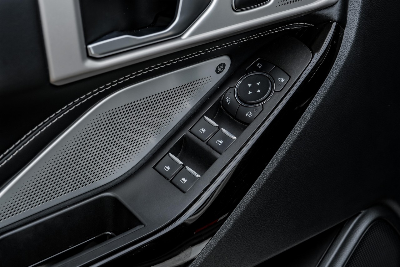 Ford Explorer Vehicle Main Gallery Image 41