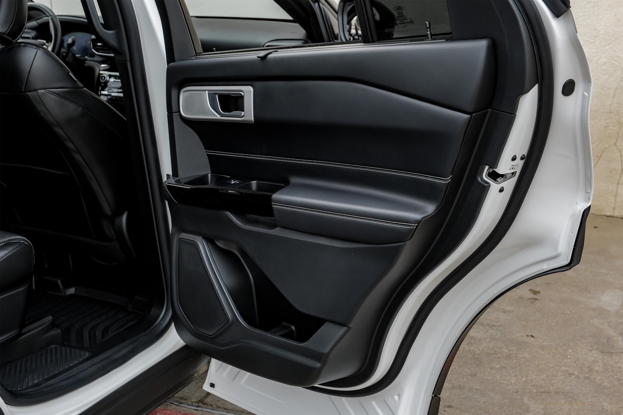 Ford Explorer Vehicle Main Gallery Image 44