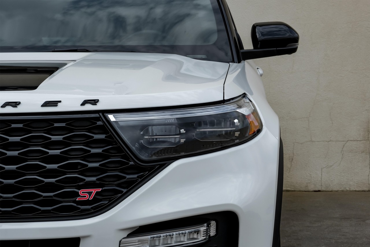 Ford Explorer Vehicle Main Gallery Image 45