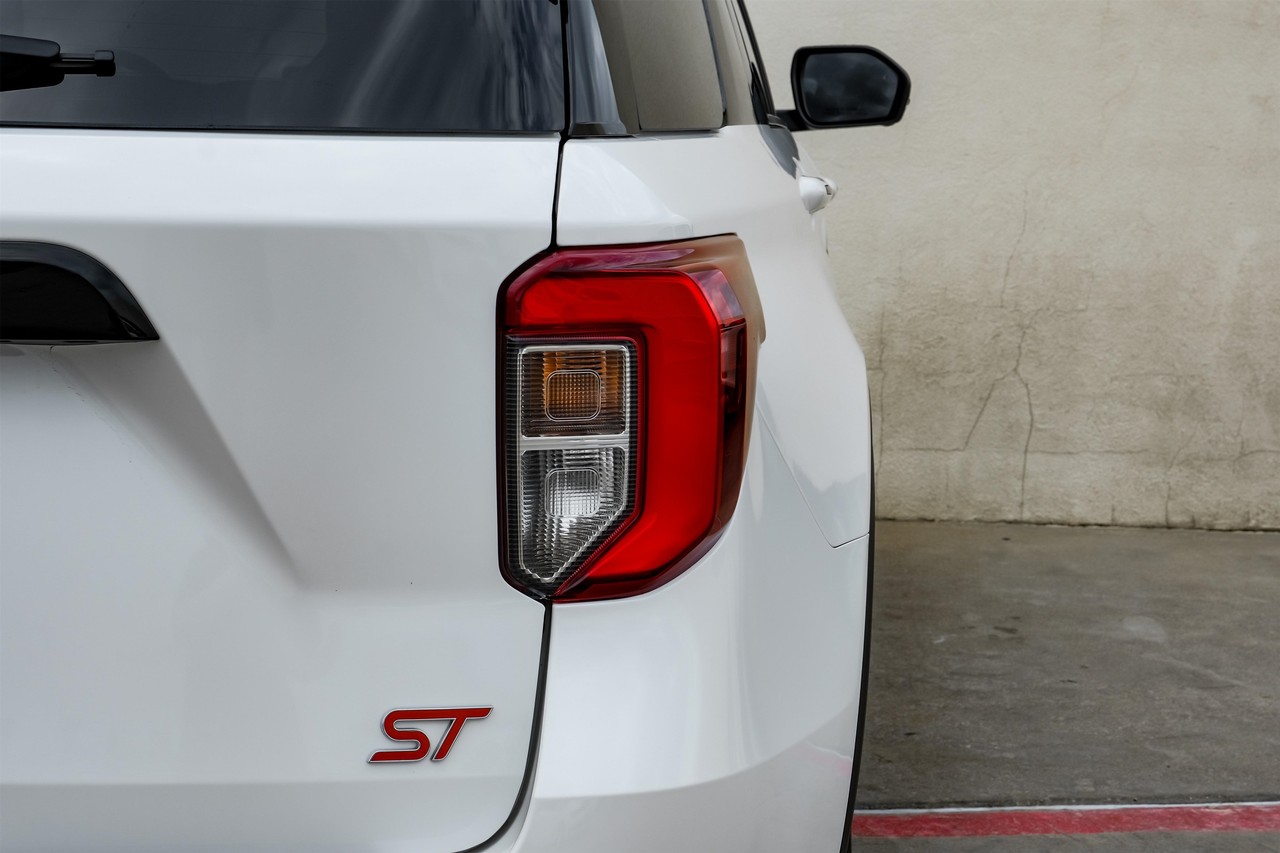 Ford Explorer Vehicle Main Gallery Image 46