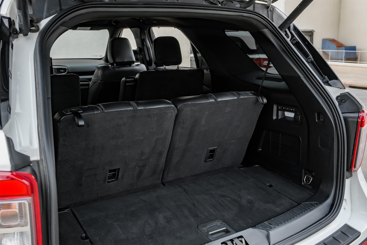 Ford Explorer Vehicle Main Gallery Image 48