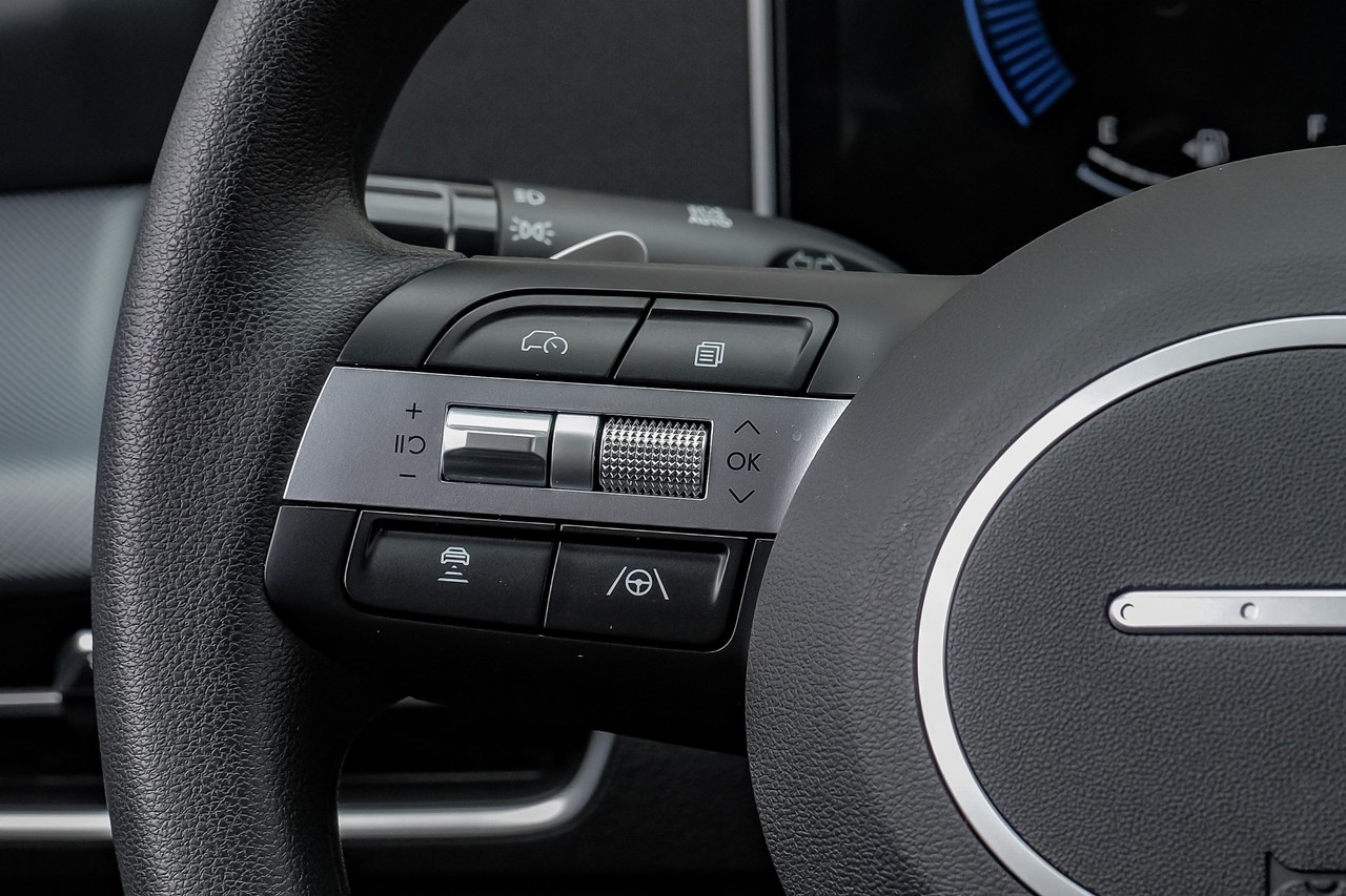 Hyundai Sonata Vehicle Main Gallery Image 20