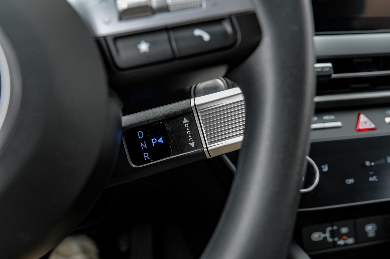 Hyundai Sonata Vehicle Main Gallery Image 23