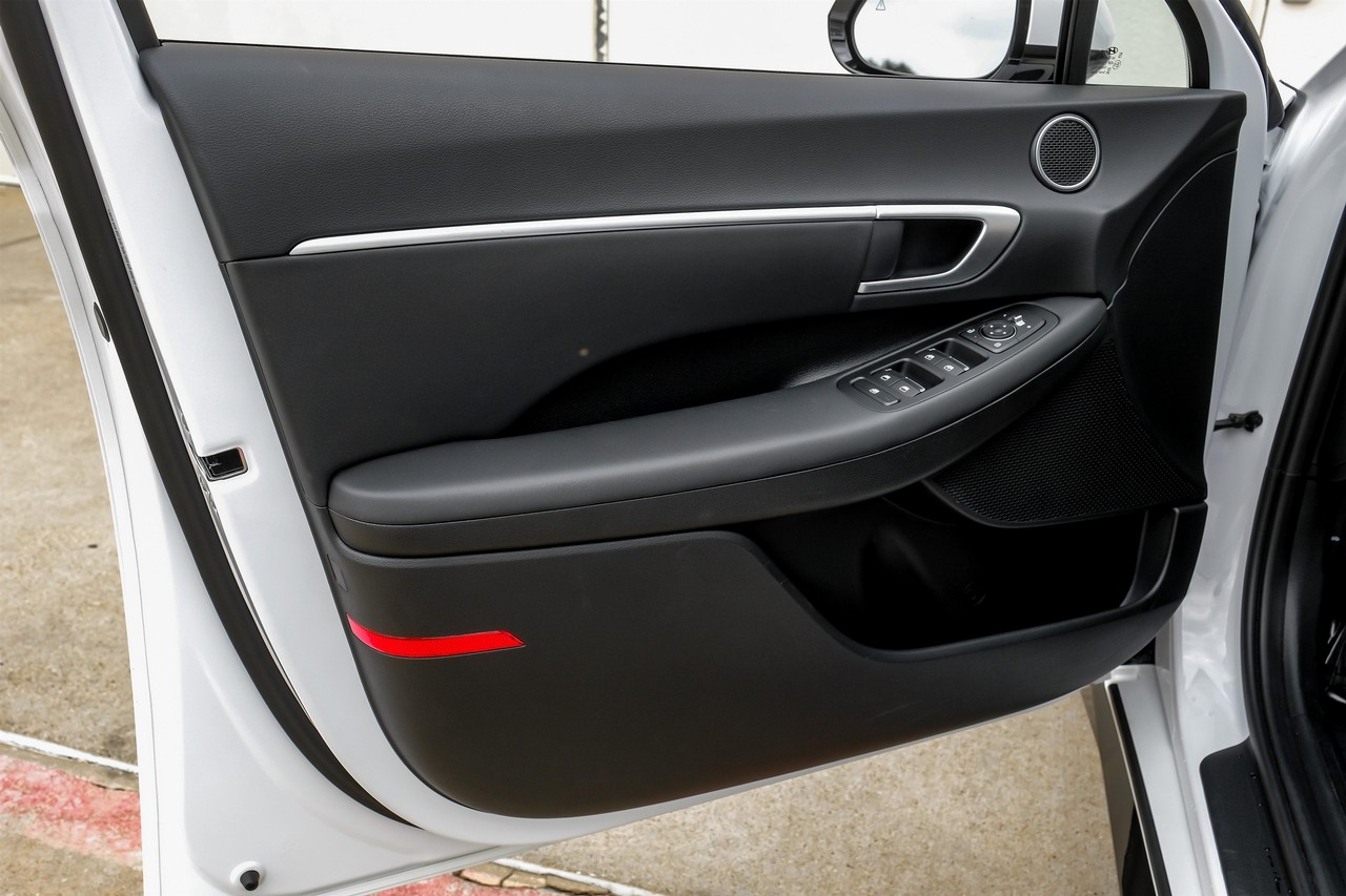Hyundai Sonata Vehicle Main Gallery Image 44