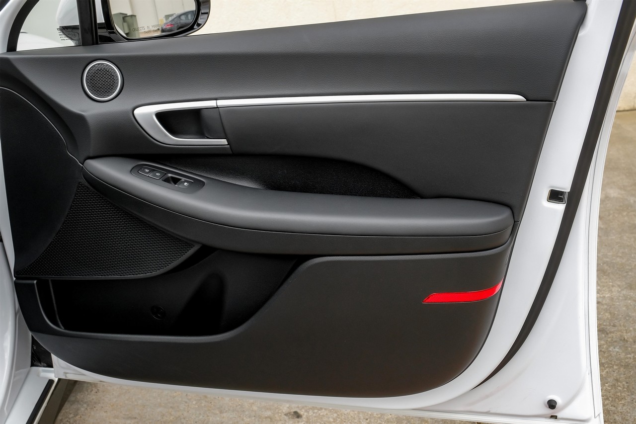 Hyundai Sonata Vehicle Main Gallery Image 46